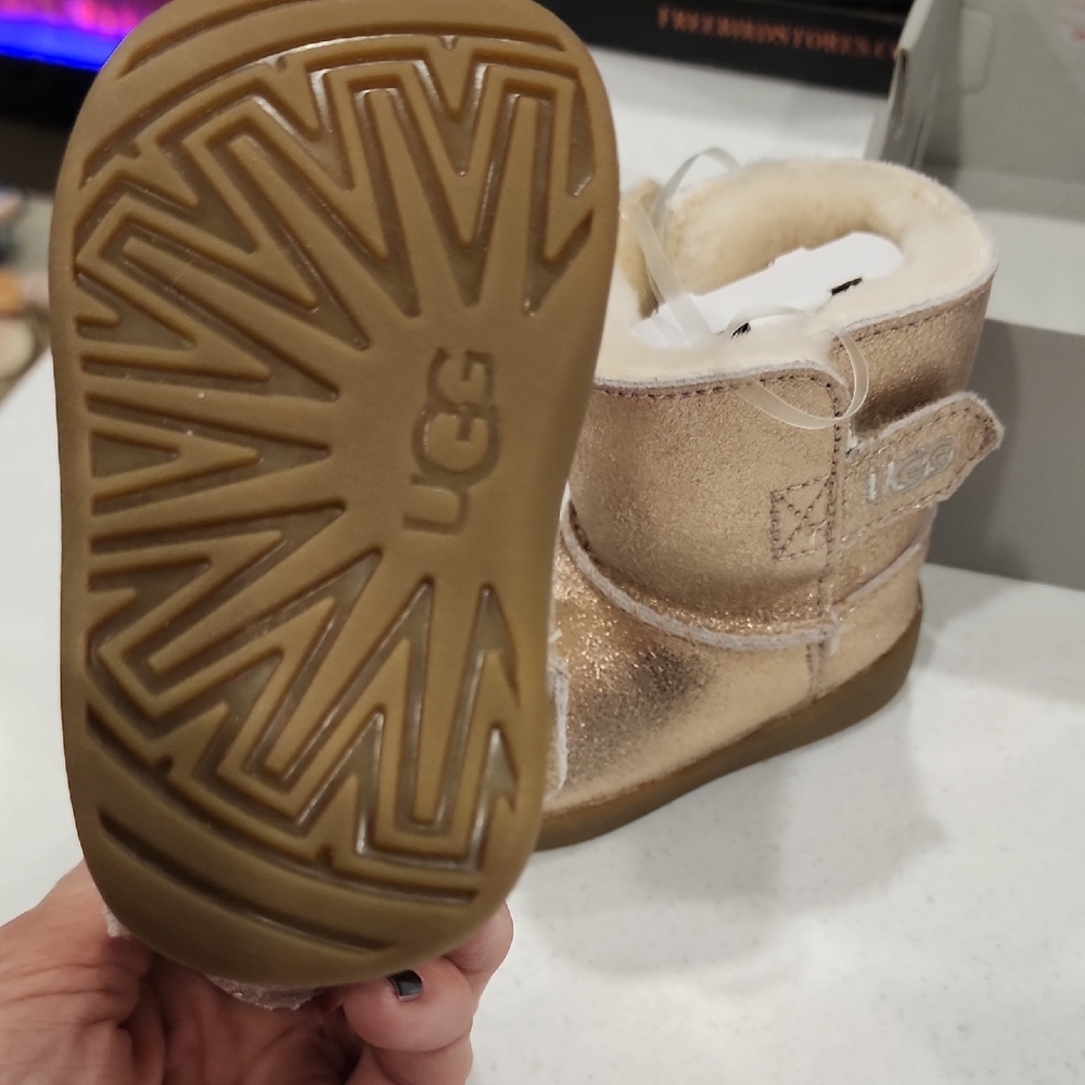 UGG Kids Shimmering Gold Boots - Picture 2 of 4